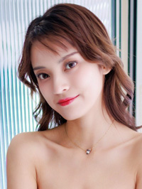 Asian woman Yuzhe (Zhe) from Taiyuan, China