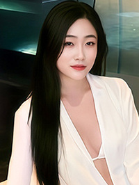 Asian woman Bella from Shenzhen, China