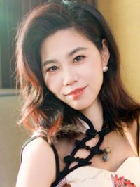 Asian woman Yan (Yan) from Shanghai, China