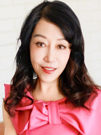 Asian woman Weigong (Gong) from Shanghai, China