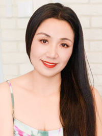 Asian woman Gaoyan (Yan) from Zhengzhou, China
