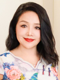 Asian woman Huiyu (Yu) from Shanghai, China