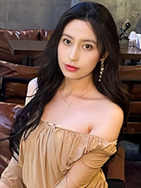 Asian single Xiaofang from Ganzhou, China