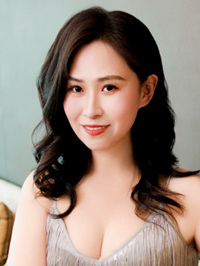 Asian woman Yi (Yi) from Shanghai, China