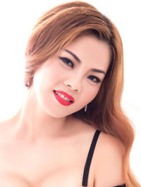 Asian woman Lily from Xiangcheng, China