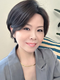Asian woman Chunyan from Xiangcheng, China