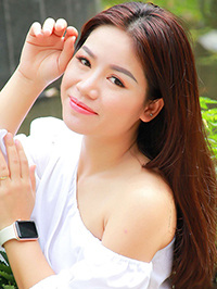 Asian woman Thi Tuyet Trinh (Trinh) from Ho Chi Minh City, Vietnam
