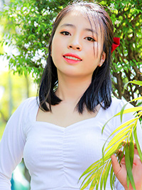 Asian woman Le Huyen (Huyen) from Ho Chi Minh City, Vietnam