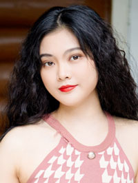 Asian woman Zile (Le) from Haikou, China