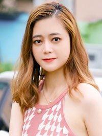 Asian woman Xiaohong (Hong) from Zhengzhou, China
