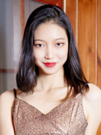Asian woman Muyan (Yan) from Mengzhou, China