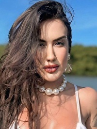 Latin single Luana from Belo Horizonte, Brazil