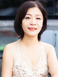 Asian woman Ting (Ting) from Taiyuan, China