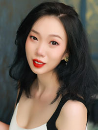 Asian woman Xin (Xin) from Chengdu, China
