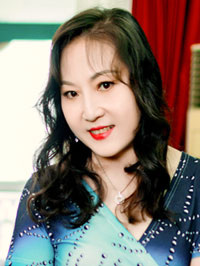 Asian woman Jin (Jin) from Shanghai, China