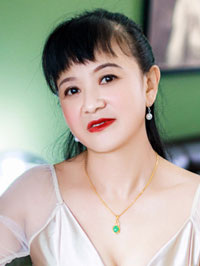 Asian single Qiaoe from Zhengzhou, China