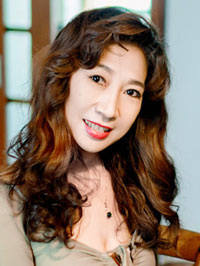 Asian woman Xiaoyun (Yun) from Nanchang, China