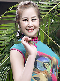 Asian woman Qingxiu (Xiu) from Zhengzhou, China