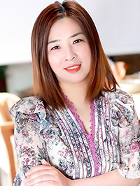 Asian woman Yaqin (Qin) from Zhengzhou, China