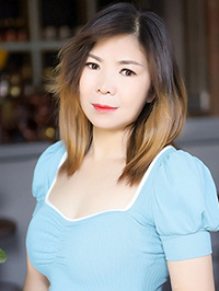 Asian woman Xiaojie (Jie) from Zhengzhou, China