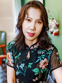 Asian woman Yaqin (Qin) from Harbin, China
