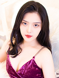 Asian woman Wenqing (Qing) from Shanghai, China