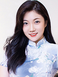 Asian woman Xuying (Ying) from Shanghai, China