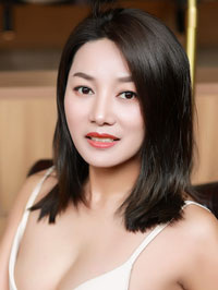 Asian woman Bingbing (Bing) from Zhengzhou, China