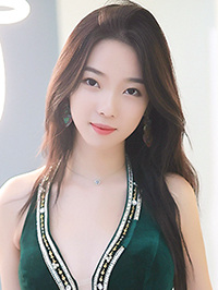 Asian woman Xitong (Tong) from Jiangyou, China