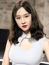 Asian woman Tiantian (Tian) from Zhengzhou, China