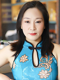 Asian woman Huimin (Min) from Zhengzhou, China