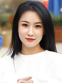 Asian woman Yiwei (Wei) from Pingdingshan, China