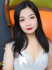 Asian woman Linlin (Lin) from Zhengzhou, China