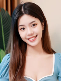 Asian woman Xueyi (Yi) from Guangzhou, China