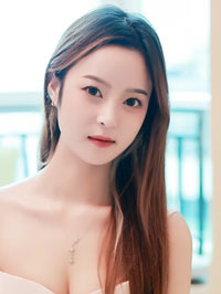 Asian woman Xing (Xing) from Chengdu, China