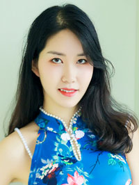 Asian woman Yingxia (Xia) from Chengdu, China