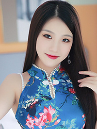 Asian woman Xiang (Xiang) from Chengdu, China