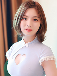 Asian woman Ting (Ting) from Chengdu, China