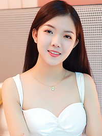 Asian woman Qinghua (Hua) from Yangchun, China