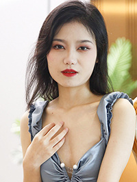 Asian single Wanjun (Jun) from Chengdu, China