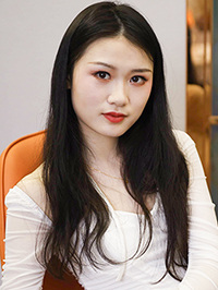 Asian woman Juan (Juan) from Wuhan, China
