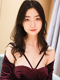 Asian woman Ningyi (Yi) from Chengdu, China