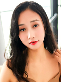 Asian woman Xinyi (Yi) from Chongqing, China