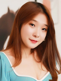 Asian woman Yun (Yun) from Chongqing, China