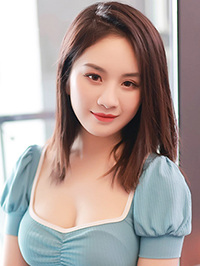 Asian woman Wenwen (Wen) from Chongqing, China