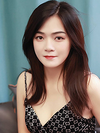 Asian woman Xiaolin (Lin) from Nanchang, China
