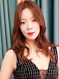 Asian woman E (E) from Chongqing, China