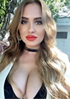 Russian single Olena from Marcel