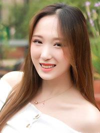 Asian woman Yuexia (Xia) from Zhengzhou, China