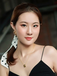 Asian woman Xiangyu (Yu) from Zhengzhou, China